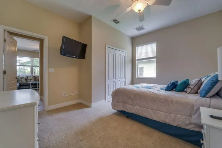Cedrics West Haven Vacation Home
