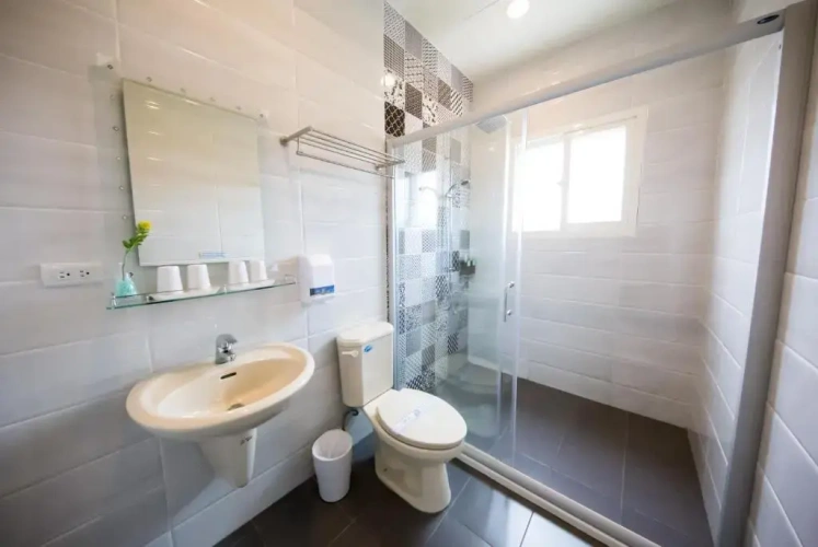 Standard Quadruple room with sea view