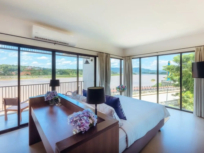 Suite with balcony