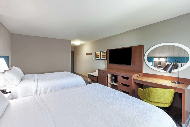 Hampton Inn Gardner Conference  Center