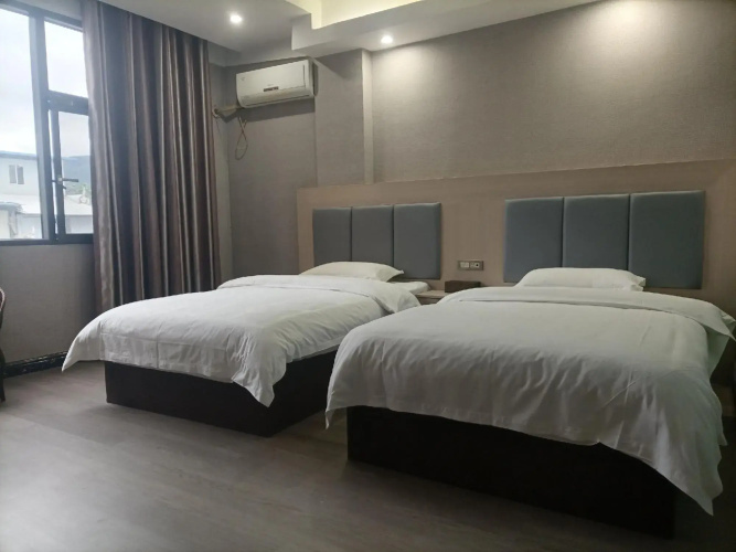 Yanhe Haina Hotel