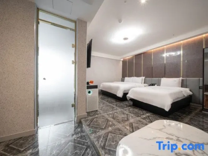 Twin Suite