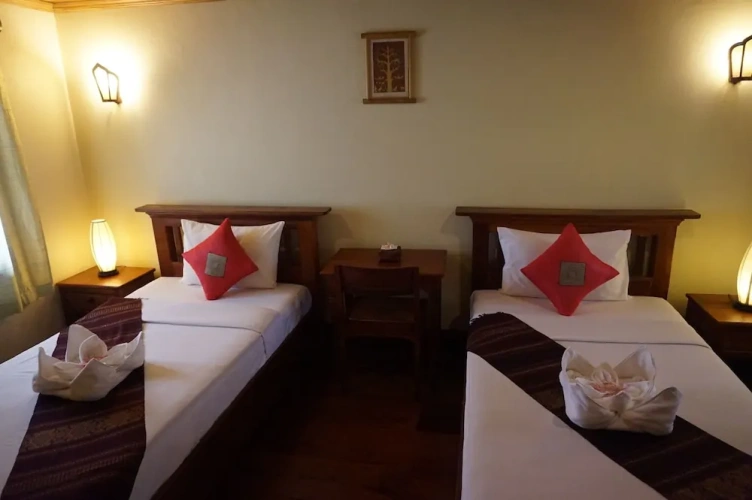 Standard Twin room with balcony