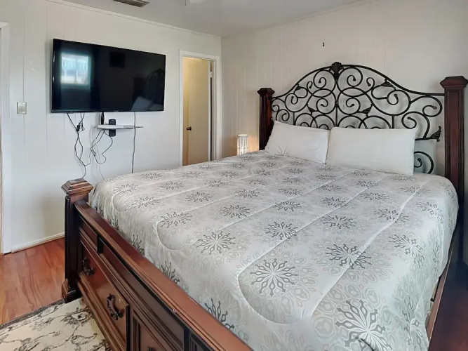 John Silver Cottage by Ryson Vacation Rentals