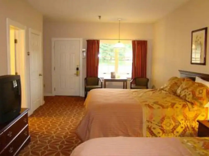 Ludlow Colonial Motel