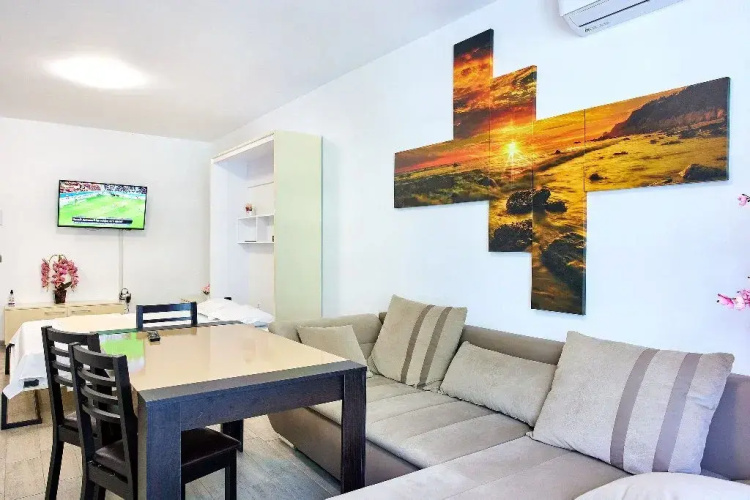 Apartamente Miramare Alezzi cm