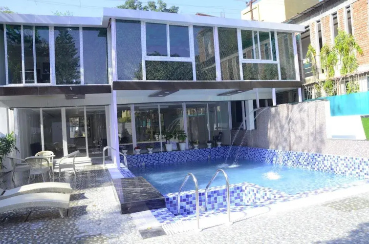Corbett Treff Hotel