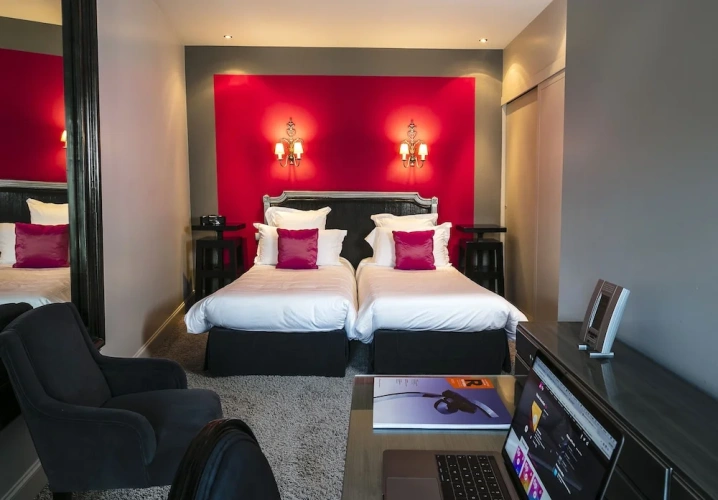1 Bedroom Deluxe Suite