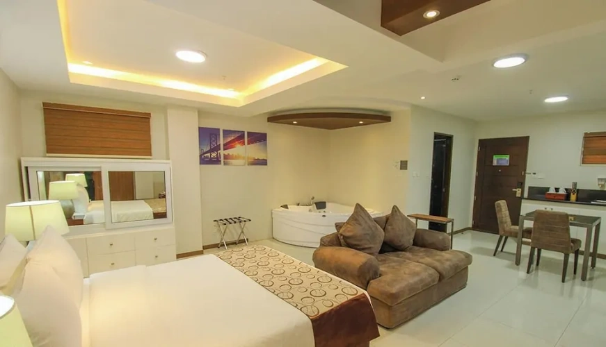 Deluxe Suite