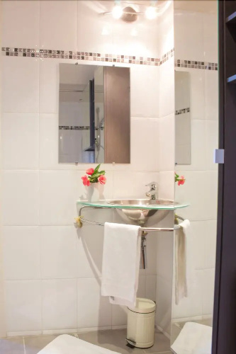 Large Apartment Saint Martin District