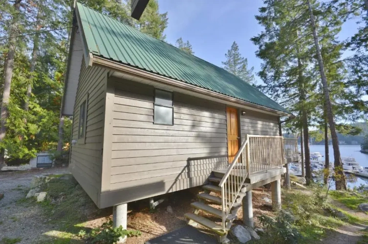 1 Bedroom Cottage oceanfront