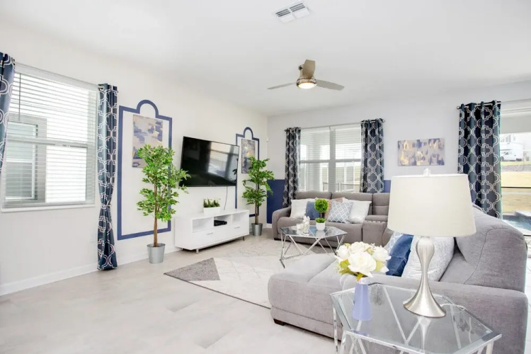 Cruden Villa Windsor At Westside 6