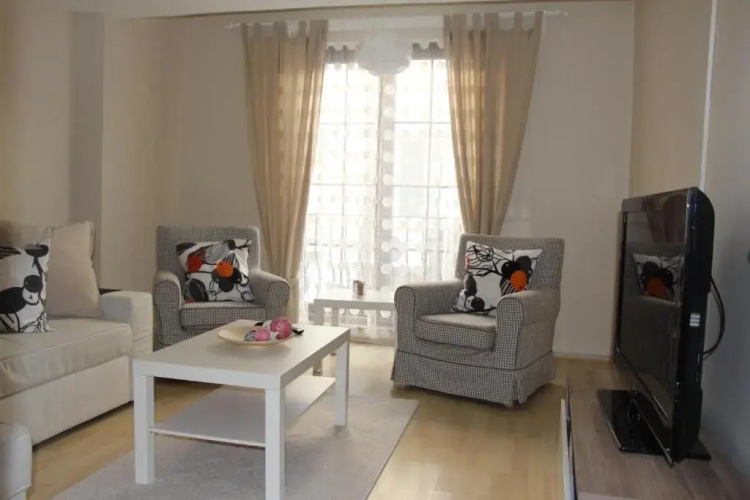 Kinzi House