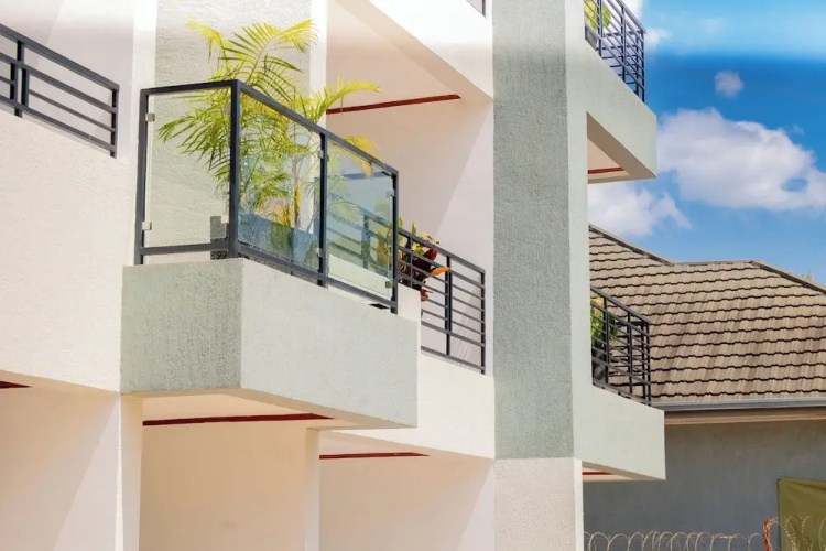 Bright Hotel and apartement