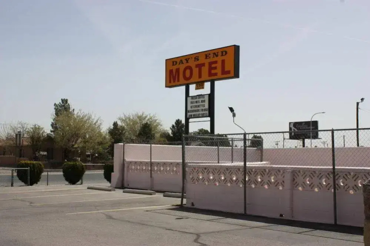 Day's End Motel