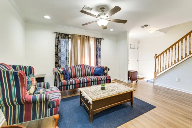 3 Bedrooms Apartment