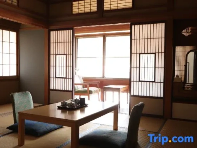 Economy room with mountain view