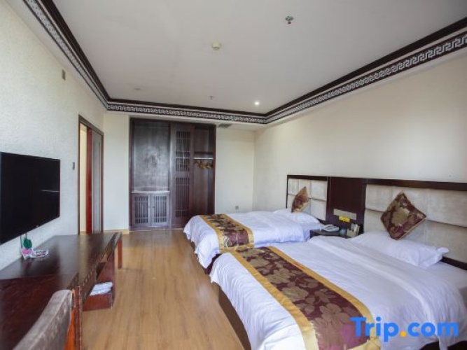 Deluxe Double Family Suite