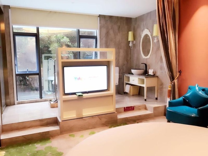 Suite with view
