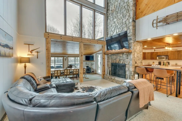 4 Bedrooms Cottage with balcony