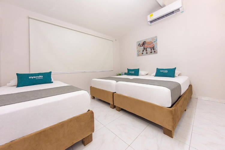 Standard Triple room