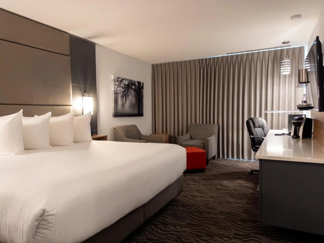 Carriage House Hotel & Conference Centre