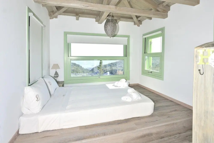 Villa Ermis- Mounty Island Villas