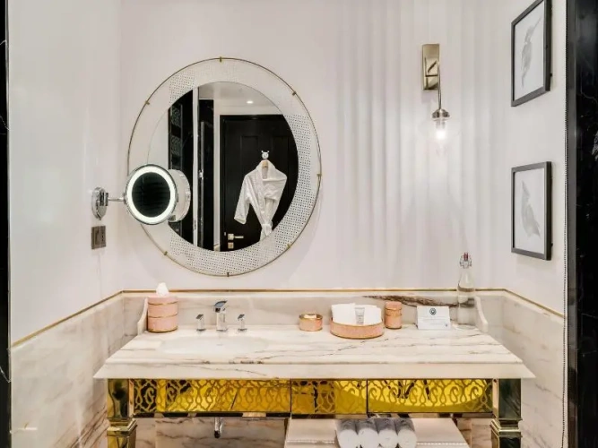 Deluxe Suite
