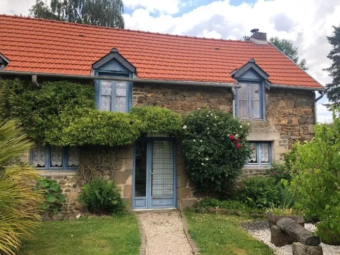 3 Bedrooms Cottage