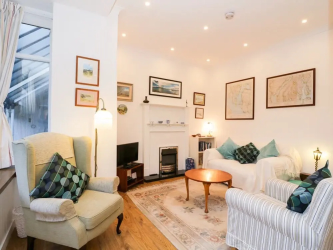 2 Kilmun Court, Dunoon
