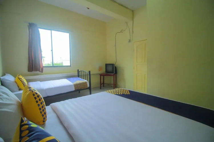 Economy Triple room