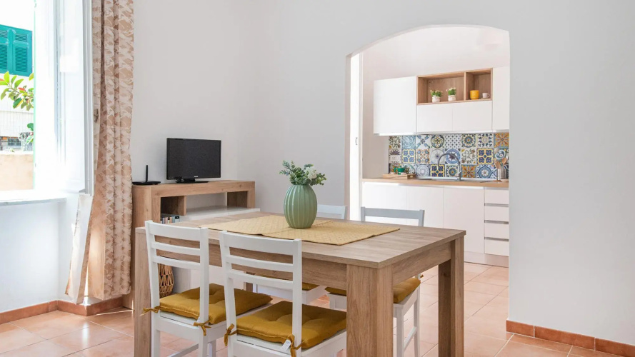 Juriol in Alghero With 1 Bedrooms and 1 Bathrooms