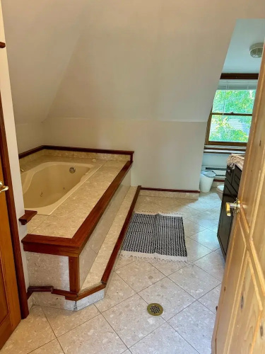 Free Parking - Prime Location - Downtown