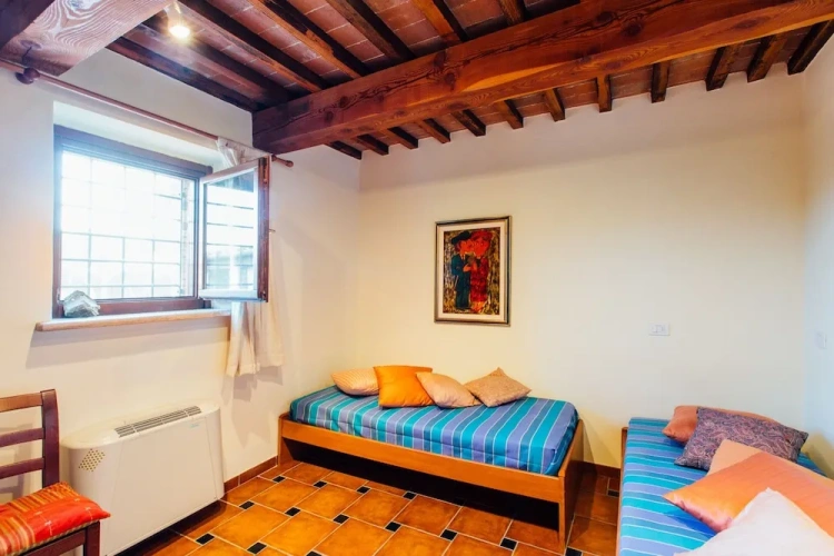 3 Bedrooms Apartment with land view
