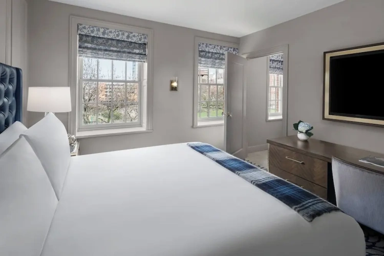Executive Double Suite with park view