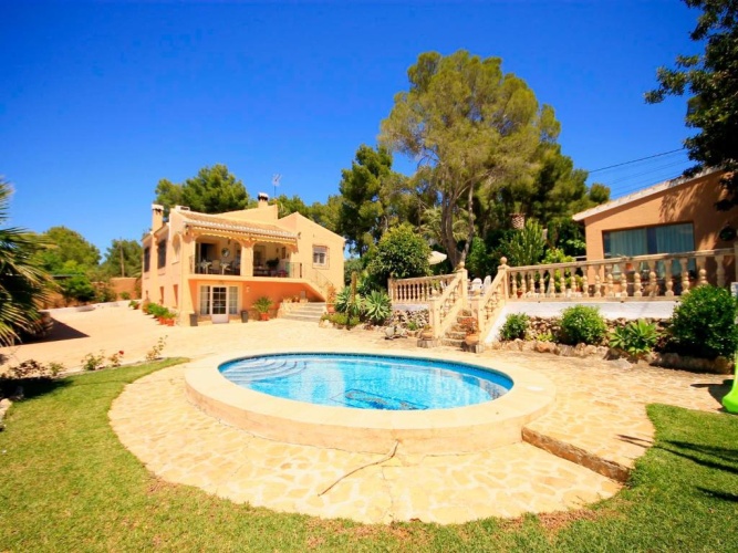 3 Bedrooms Cottage