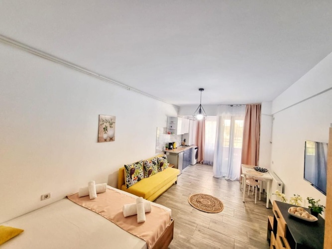 Deluxe Double room with balcony and with city view