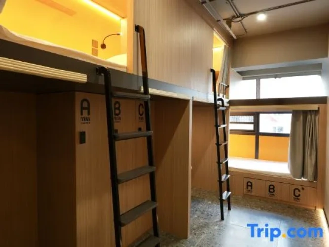 Bed in Dorm (male dorm)