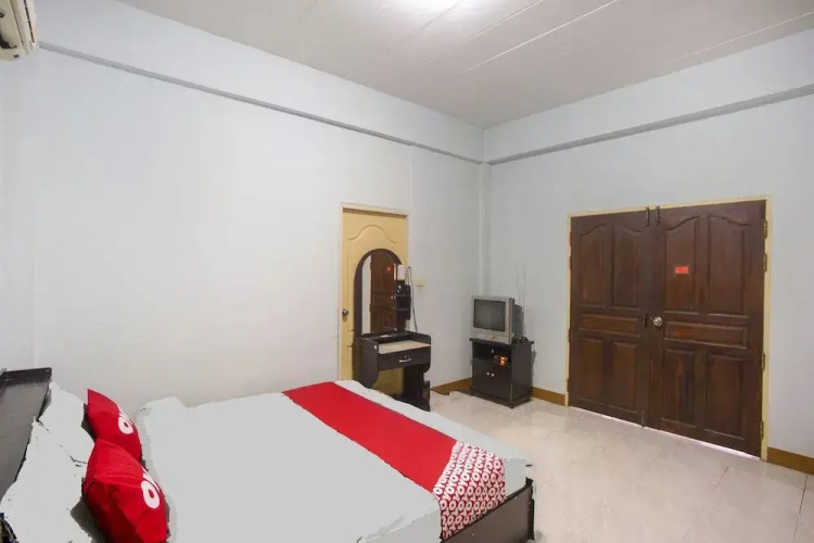 OYO 75357 Thipsiri Home