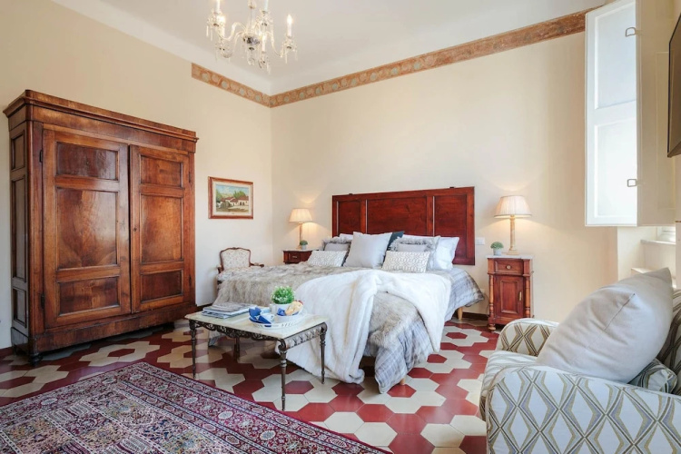 Casa Santa Croce in Lucca