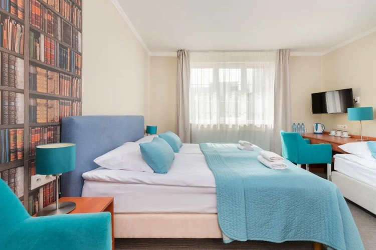 Standard Triple room
