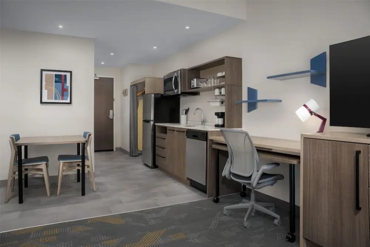 1 Bedroom Suite