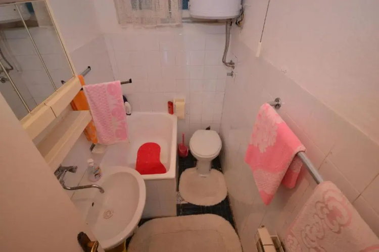 Apartments Kat - 80 m from beach
