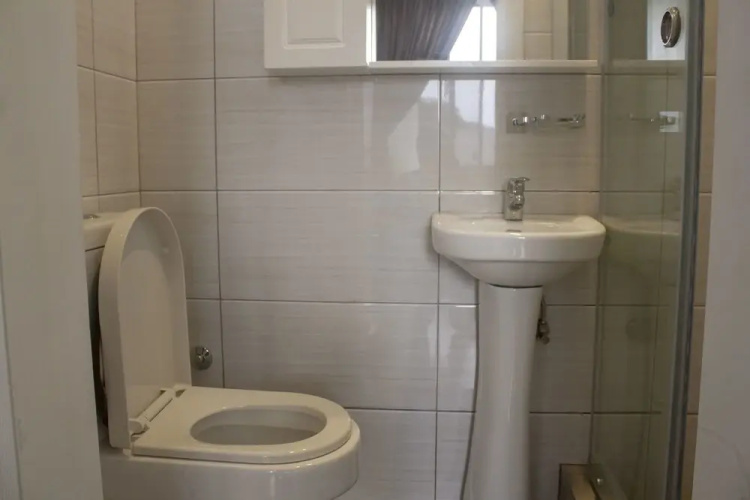 Emerald Suites