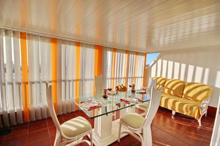 3 Bedrooms Apartment