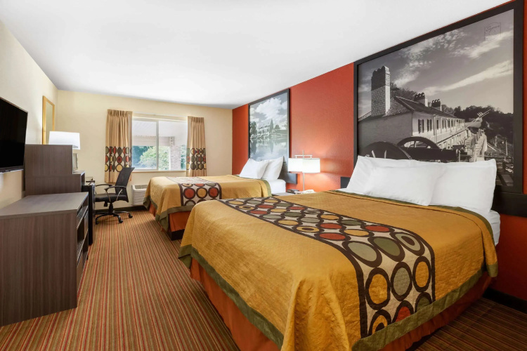 Super 8 by Wyndham Big Rapids