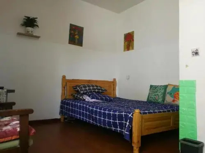 80 Youth Hostel