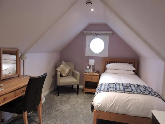 Standard Single room