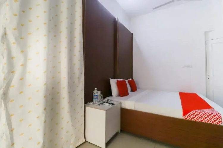Amar Hotel By GRB