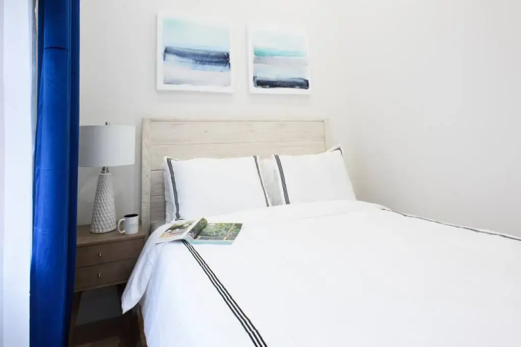 78-4D Quality 1br W D Skylight By Central Park